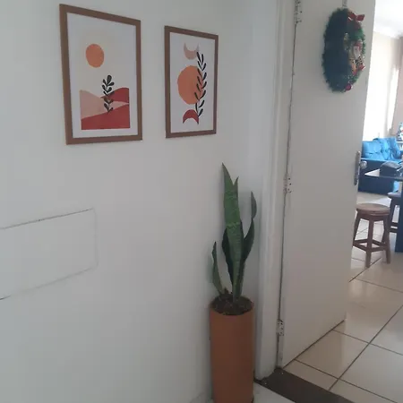 Apartamento Inteiro A 100 Metros Da